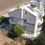 Altinkumda 12 Kisilik Oezel Havuzlu Villa Kamp alanı *