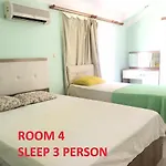 Altinkumda 12 Kisilik Oezel Havuzlu Villa *