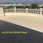 Kamp alanı Altinkumda 12 Kisilik Oezel Havuzlu Villa *