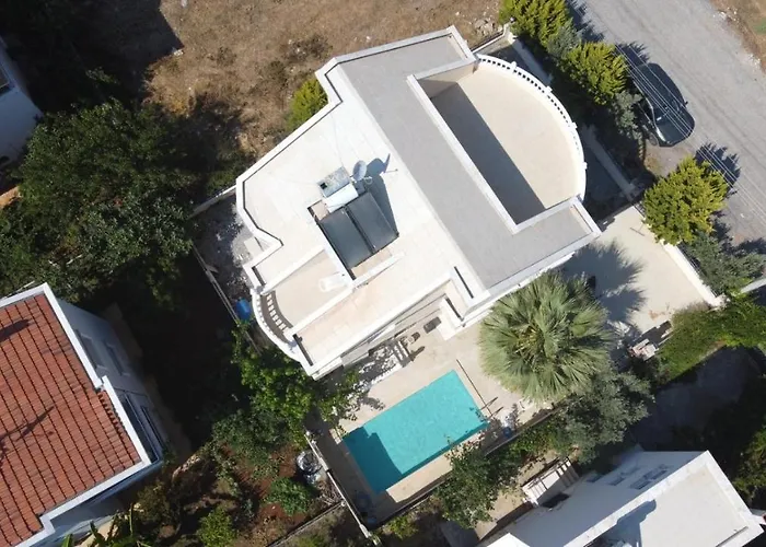 Kemp With Private Pool In Altinkum