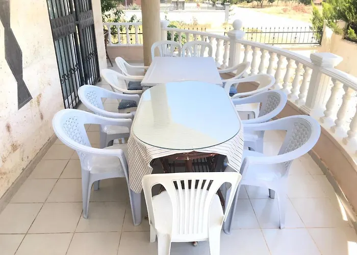 Campsite With Private Pool In Altinkum