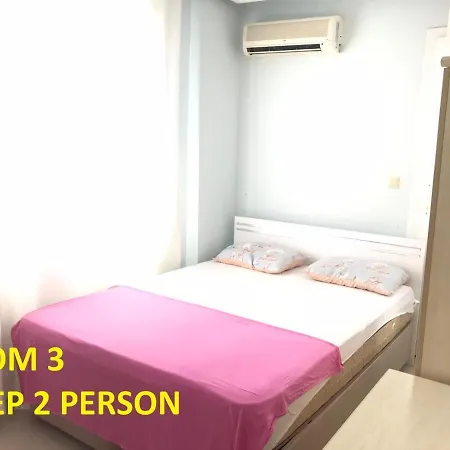 Altinkumda 12 Kisilik Oezel Havuzlu Villa Camping *